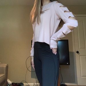 ❤️💗pink top with sleeve cutouts